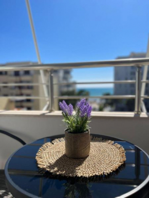 Breeze Seaview Apartment